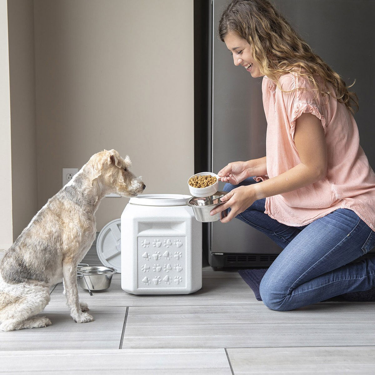 Vittles Vault Pawprint Outback Food Storage Container