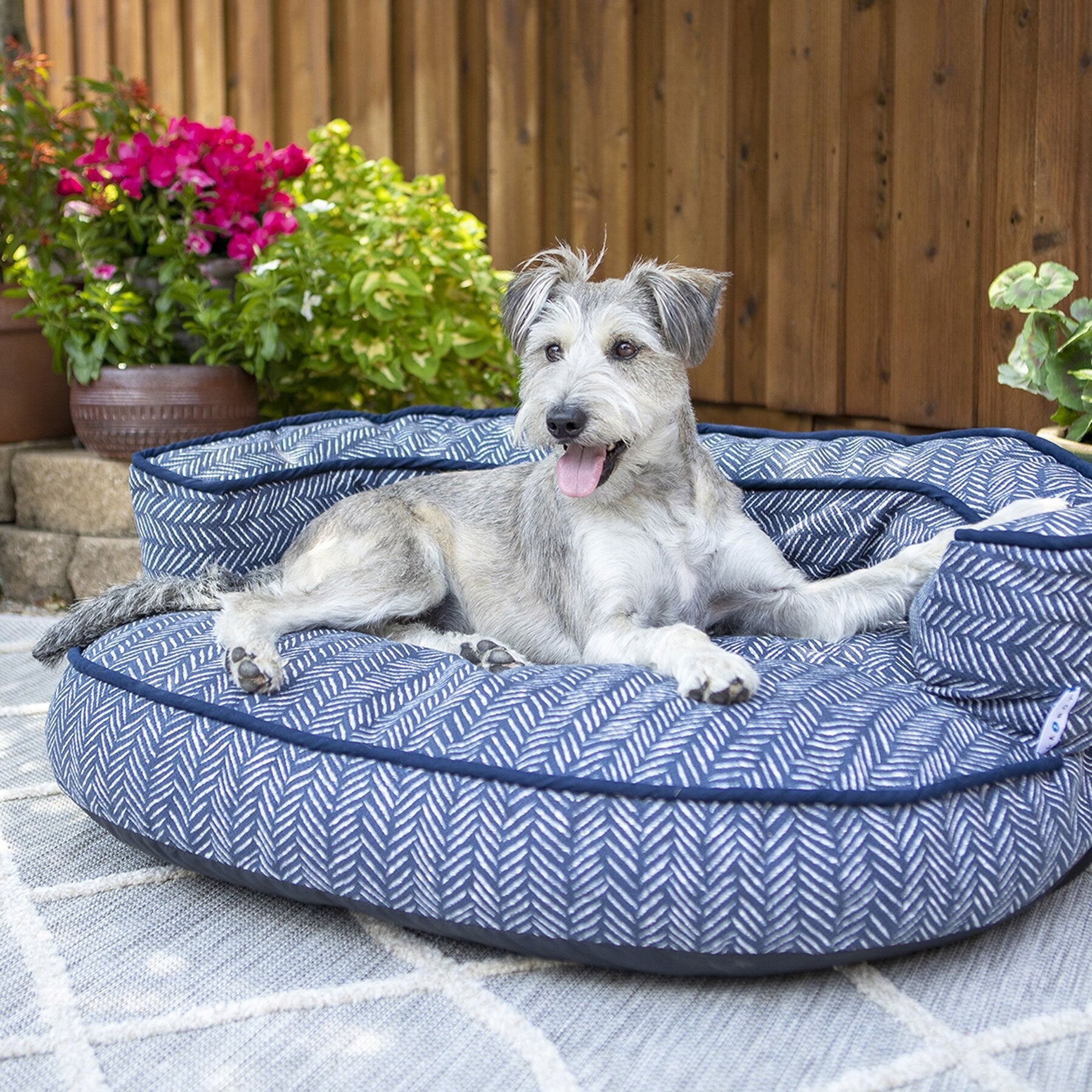 La-Z-Boy Gatson Indoor Outdoor Dog Bed